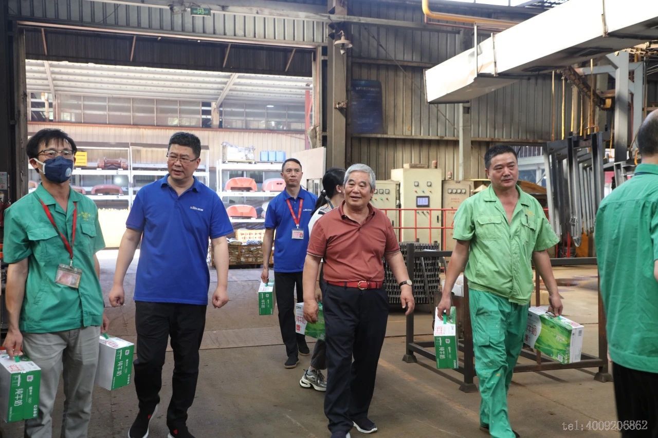 公司領(lǐng)導(dǎo)深入一線慰問員工，傳遞溫暖關(guān)懷